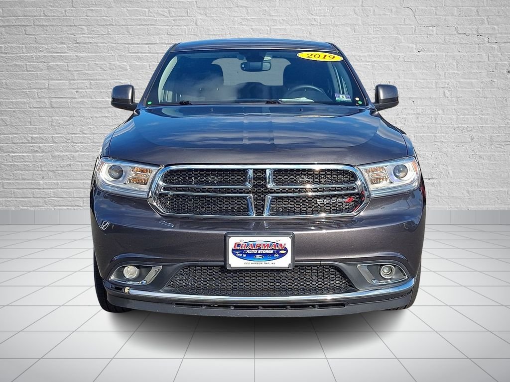 Used 2019 Gray Dodge SXT image 2