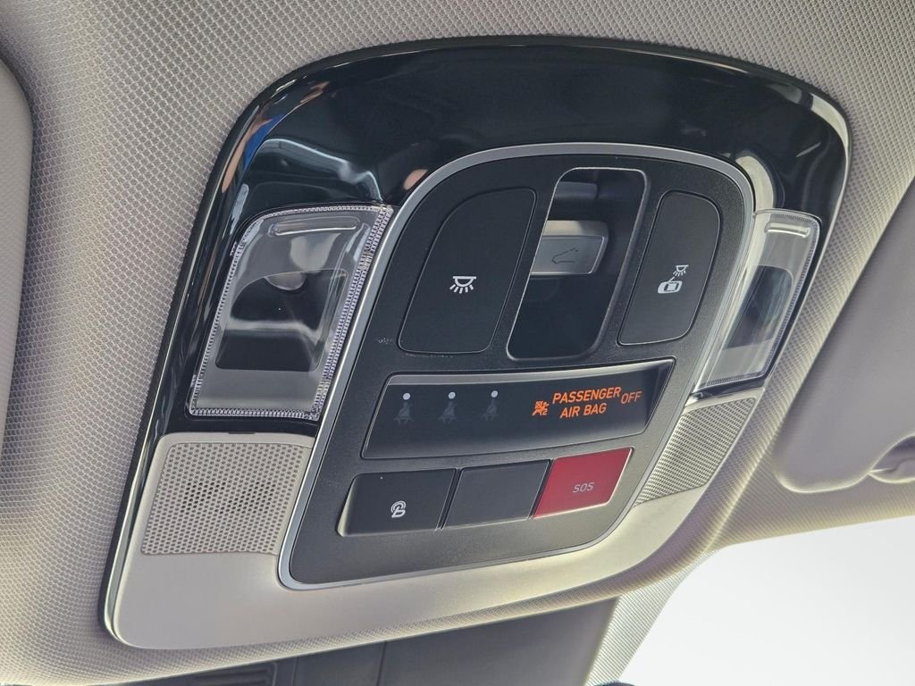 Used 2024 Gray Hyundai SEL image 31