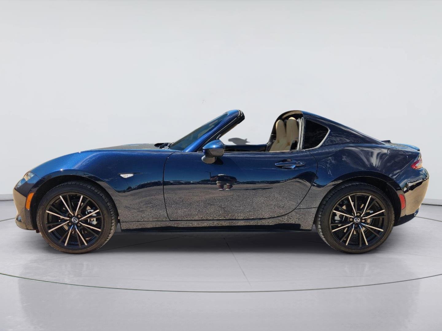 2025 Mazda MX-5 Miata RF photo 4 of 32