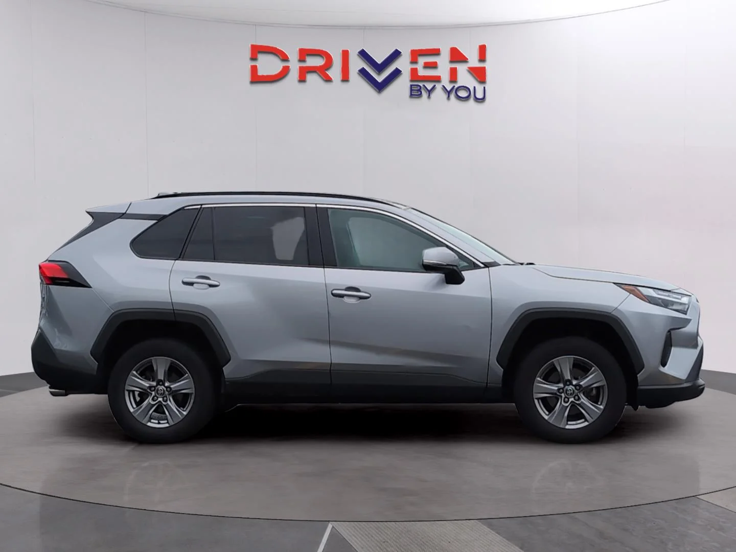 Used 2024 Silver Sky Metallic Toyota XLE image 6