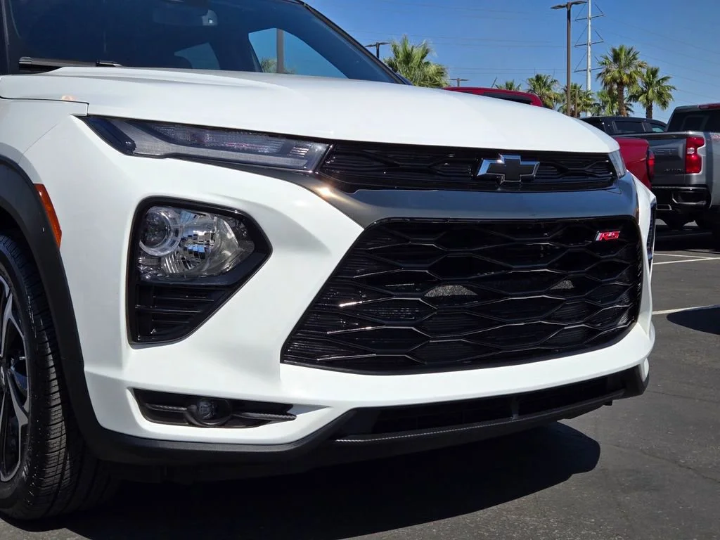Used 2021 SUMMIT WHITE Chevrolet RS image 8