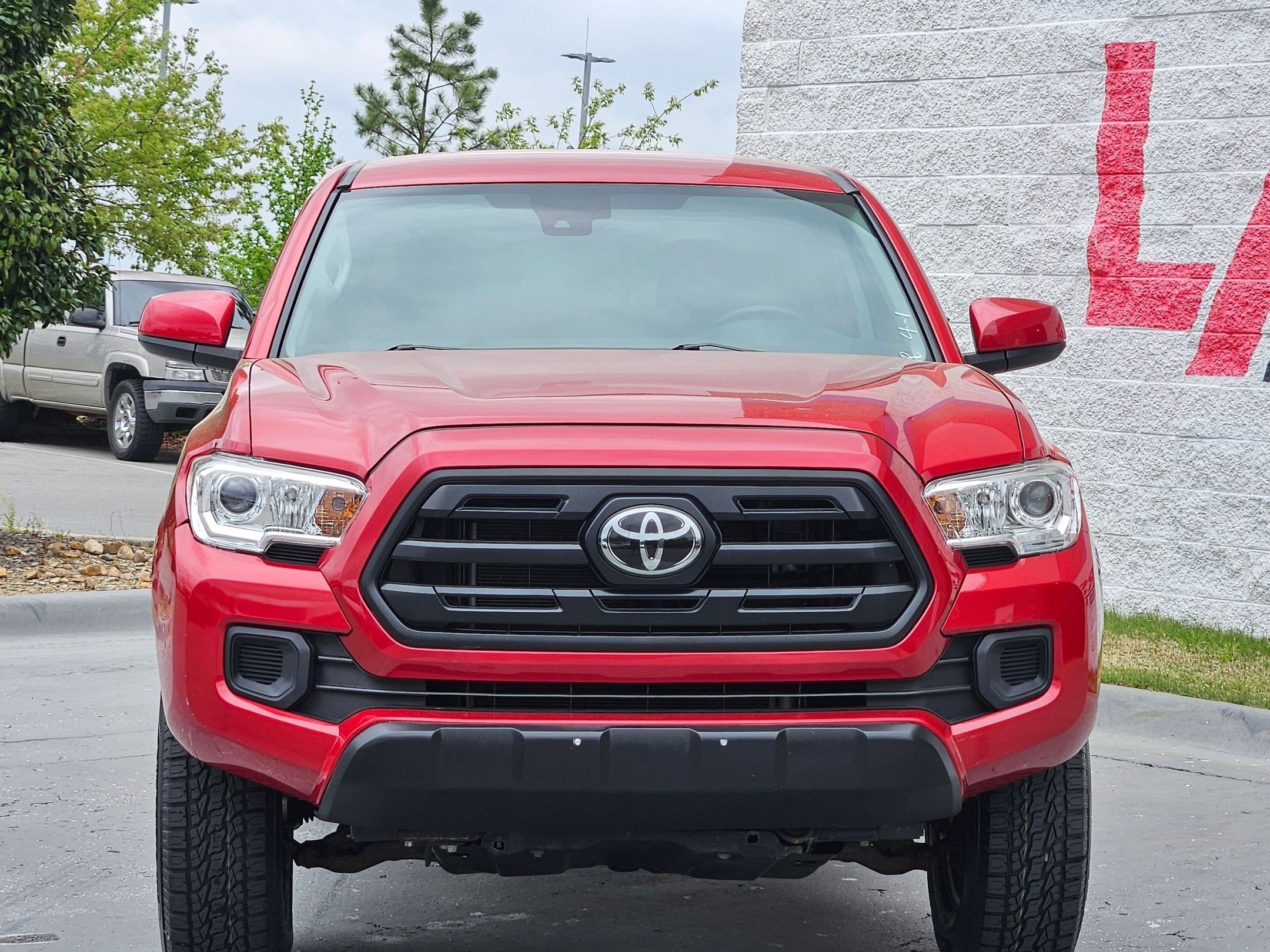 Used 2019 Toyota Tacoma SR with VIN 3TMCZ5AN9KM235569 for sale in Little Rock