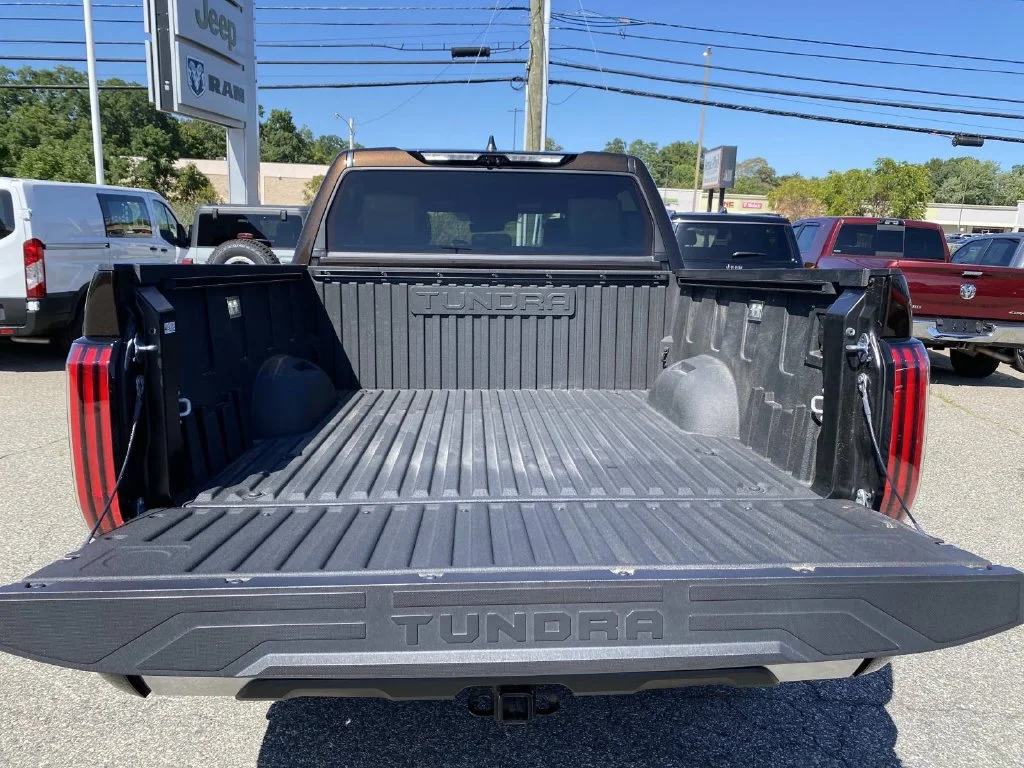 Used 2025  Toyota Limited image 5