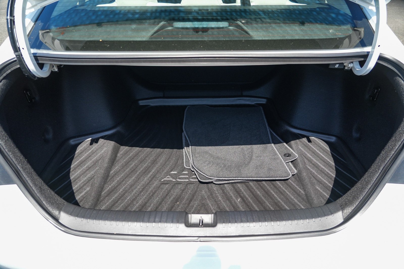 2025 Honda Accord LX - Photo 30