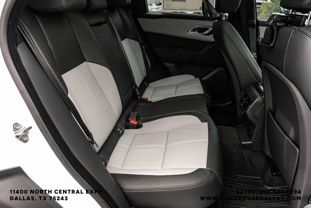 New 2026 Ostuni Pearl Wht Prem Met Land Rover Dynamic SE image 35