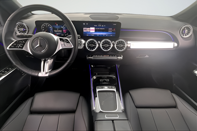 Used 2025 Gray Mercedes-Benz GLB 250 image 6
