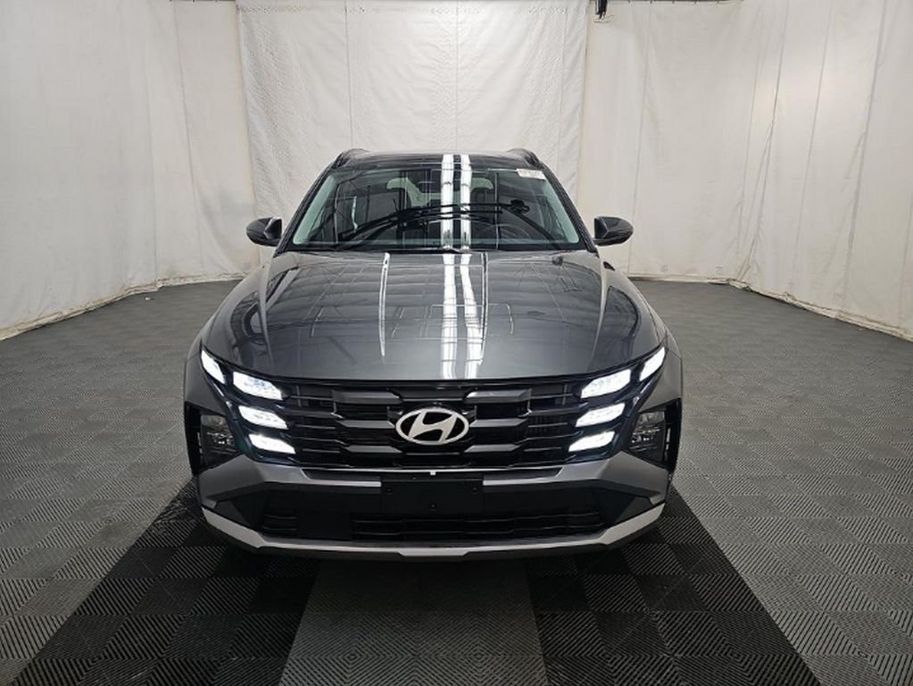 Used 2025 Gray Hyundai SEL Convenience image 3