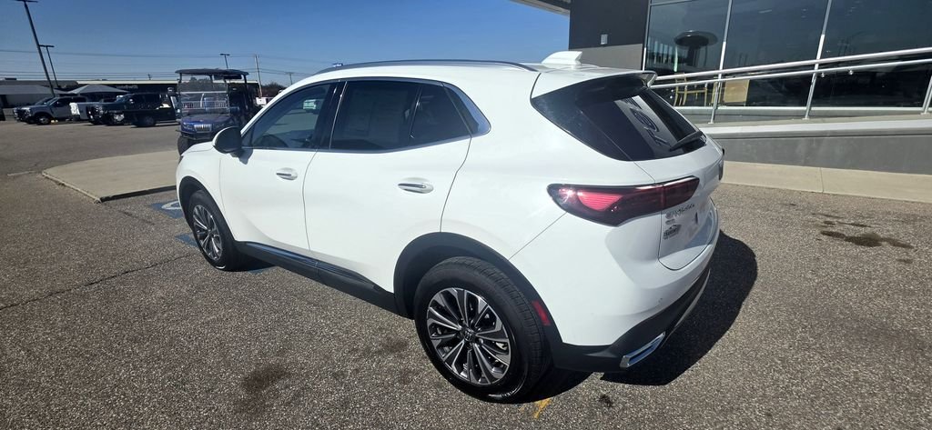 Used 2024 Summit White Buick Preferred image 6