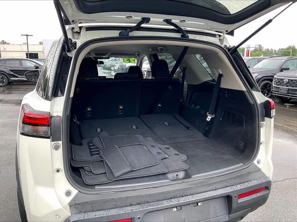 Used 2023 Pearl White Tricoat Nissan SV image 37