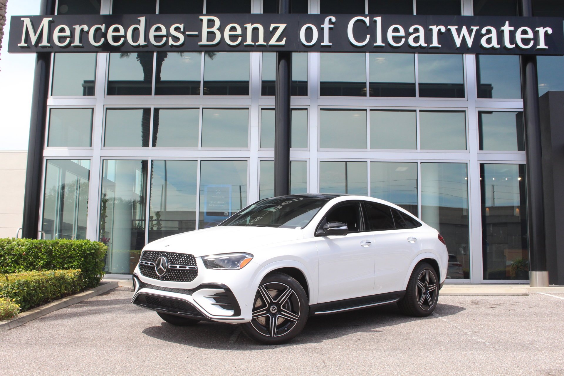 New 2026 MOONLIGHT WHITE Mercedes-Benz GLE 450 image 1