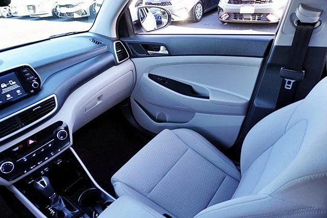 Used 2019 White Hyundai Value image 20