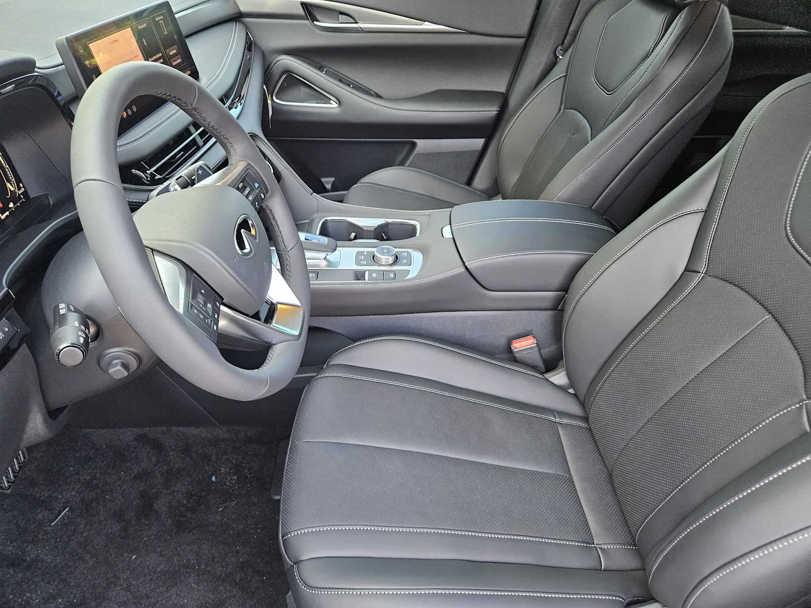 New 2027 RADIANT WHITE INFINITI Sport AWD image 8