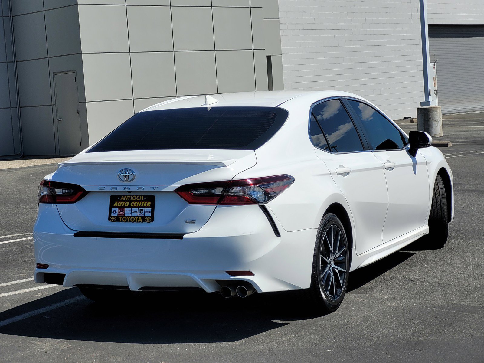 Used 2022  Toyota  image 4