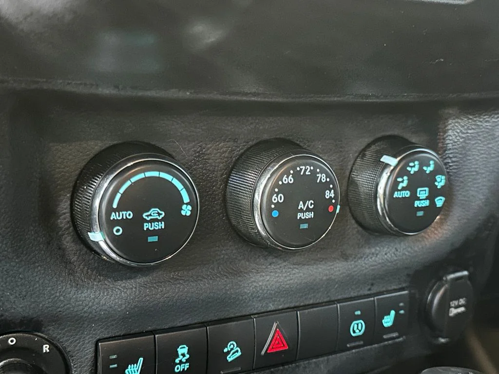 Used 2016 Black Jeep Unlimited Sahara image 20