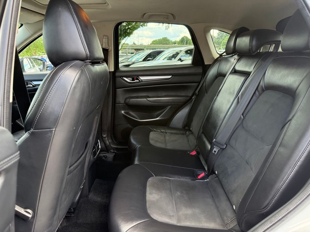 Used 2017 White Mazda Touring image 24