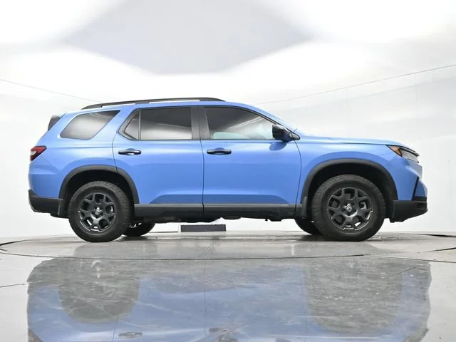 Used 2025 Blue Honda TrailSport image 16