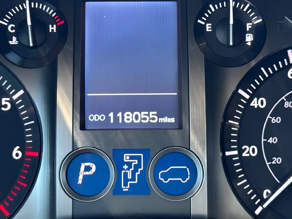 Used 2015 Black Lexus 460 image 25