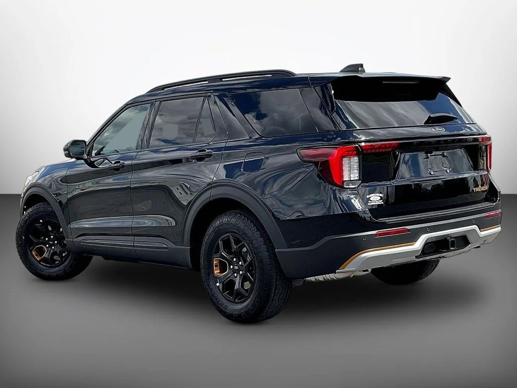 New 2026 Agate Black Metallic Ford Tremor® image 3
