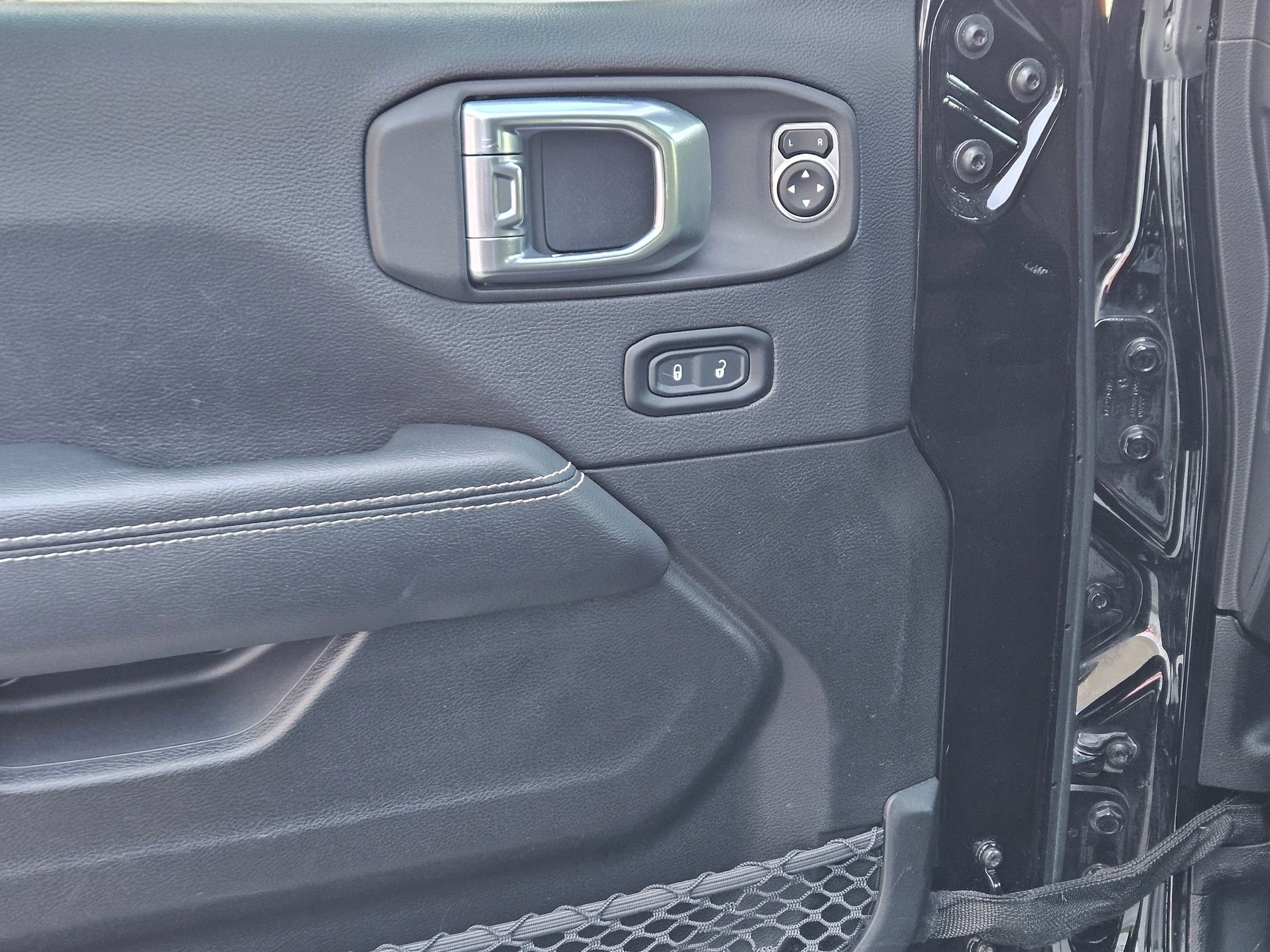 Used 2023 Black Clearcoat Jeep Overland image 19