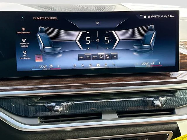 New 2026 Black Sapphire Metallic BMW xDrive50e image 35