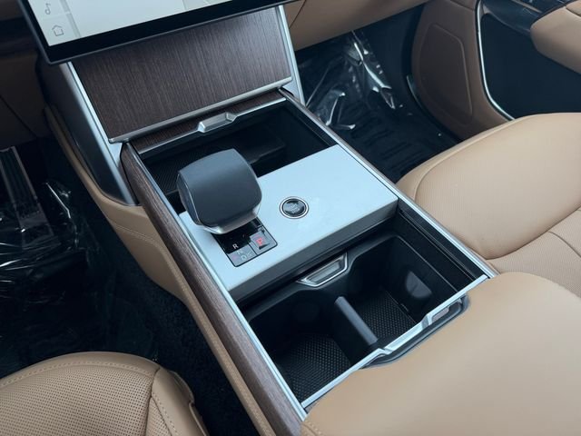 New 2026 Fuji White Land Rover SE image 24