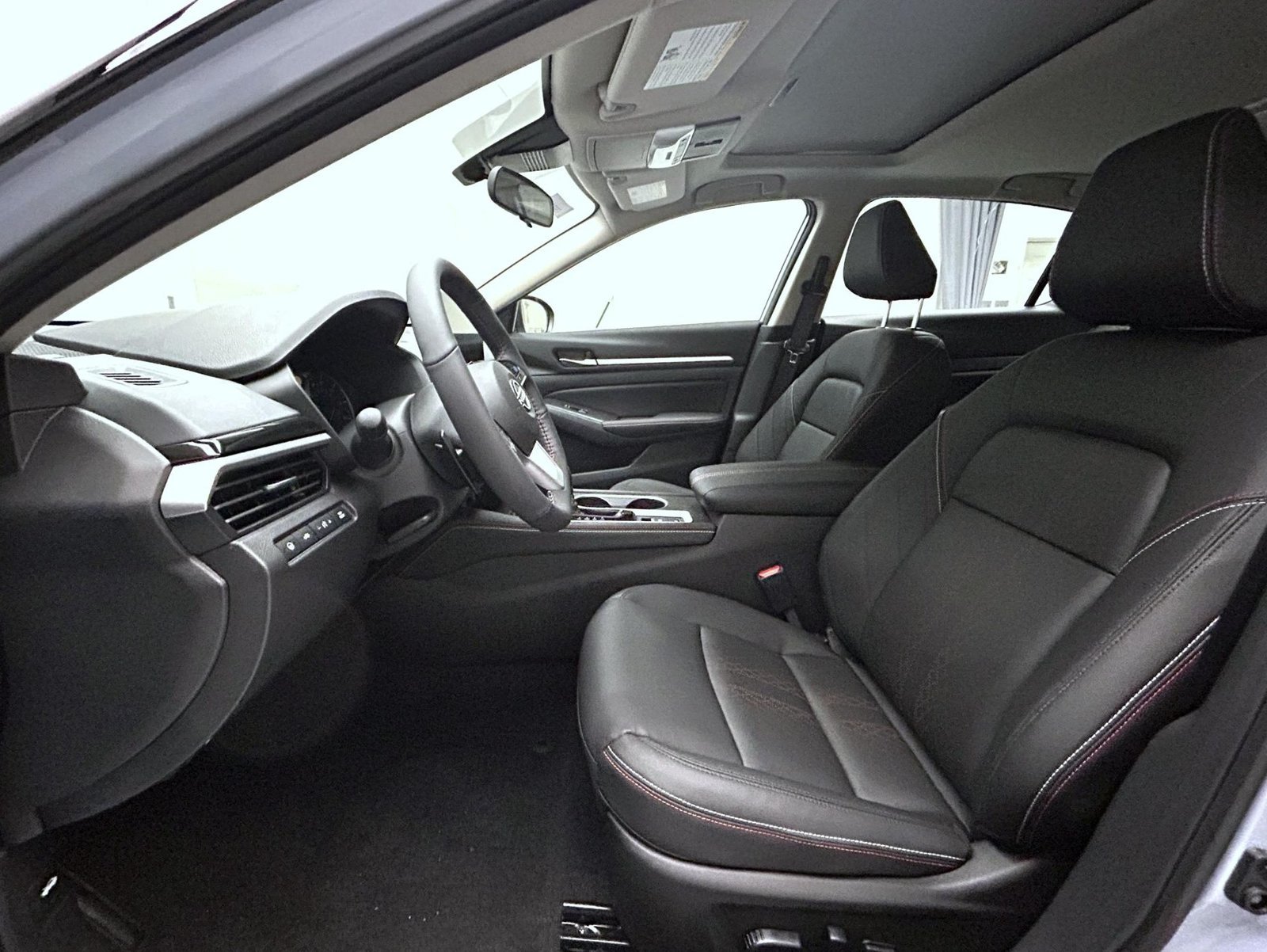 New 2026 Gray Sky Pearl / Super Black Two-tone Nissan 2.5 SR image 10