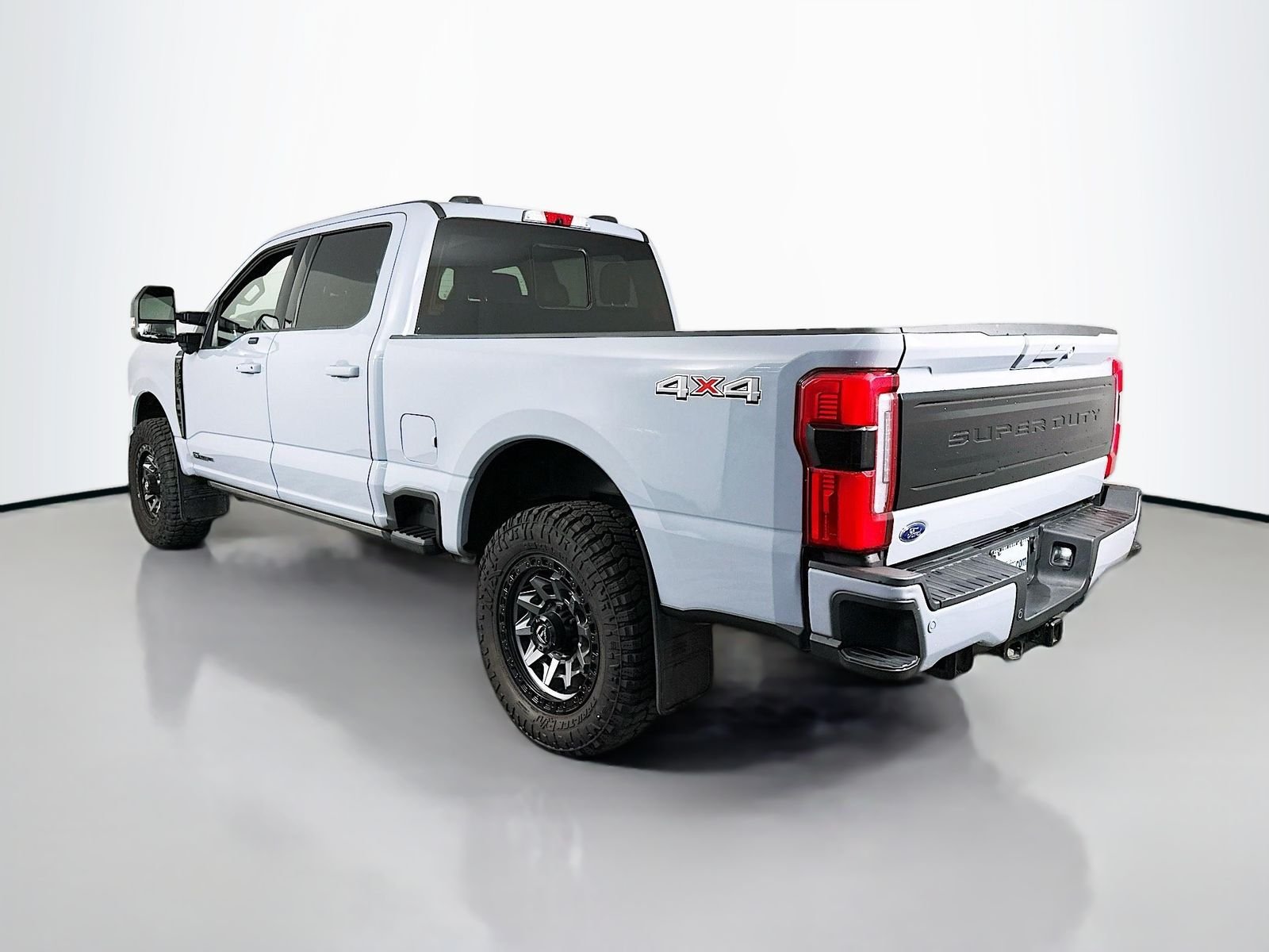 Used 2025 Gray Ford Platinum image 6
