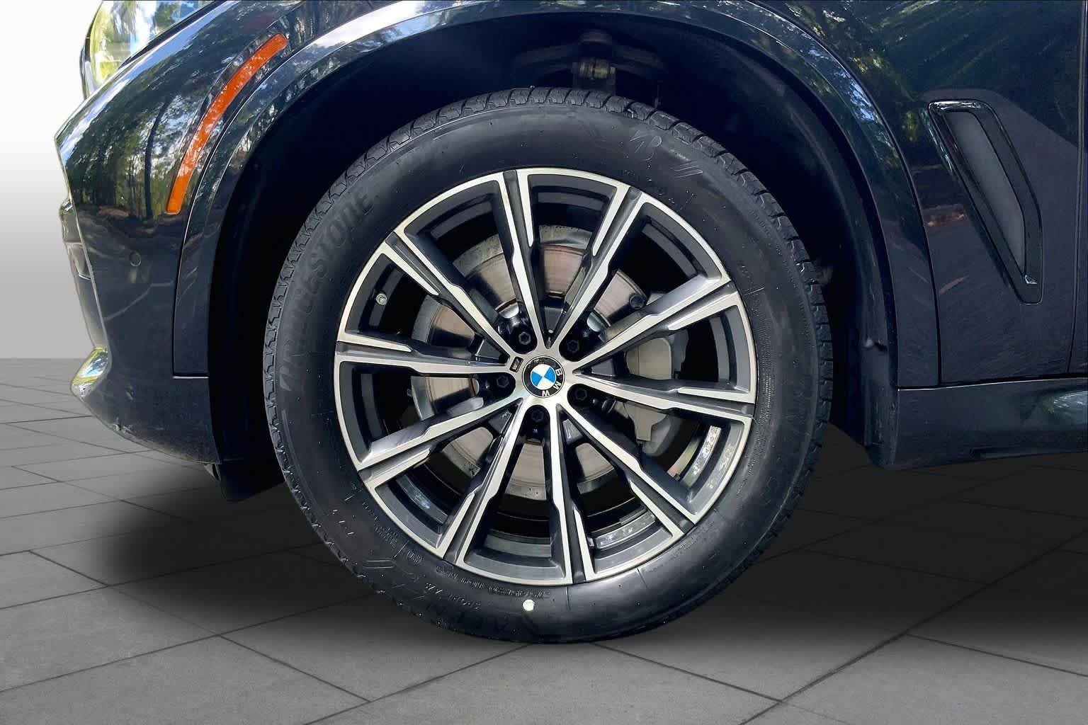 Used 2021 Carbon Black Metallic BMW xDrive40i image 10
