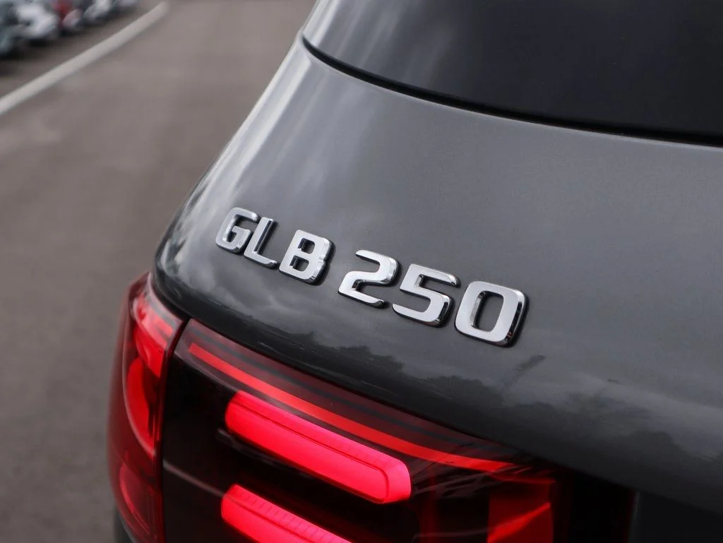 New 2026 Mountain Grey Metallic Mercedes-Benz GLB 250 image 9