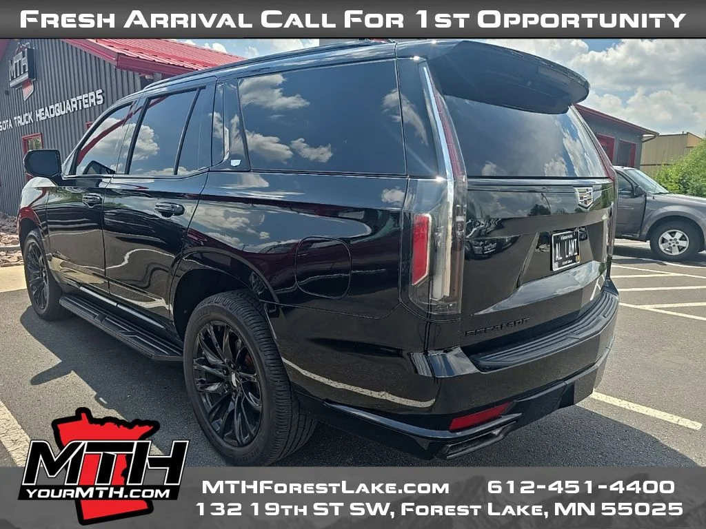 Used 2021 Black Cadillac Sport image 4