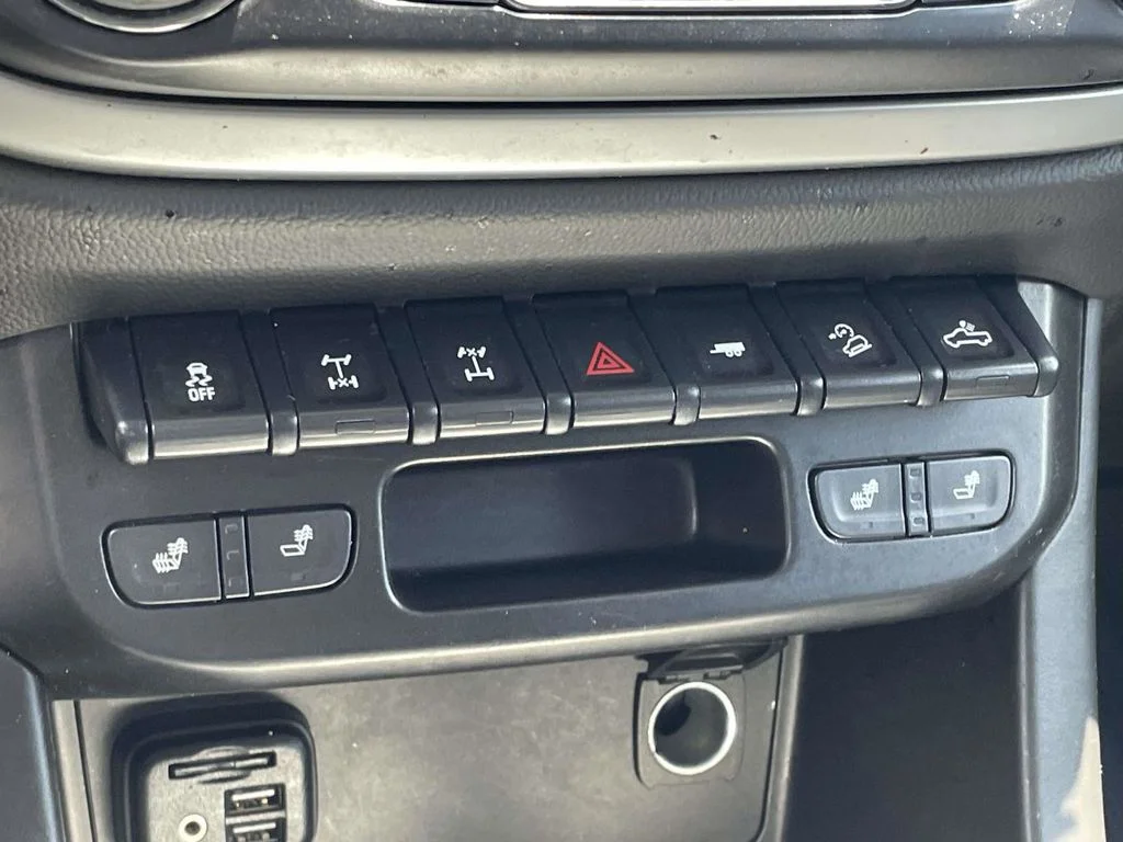 Certified Used 2022 Blue Chevrolet ZR2 image 39