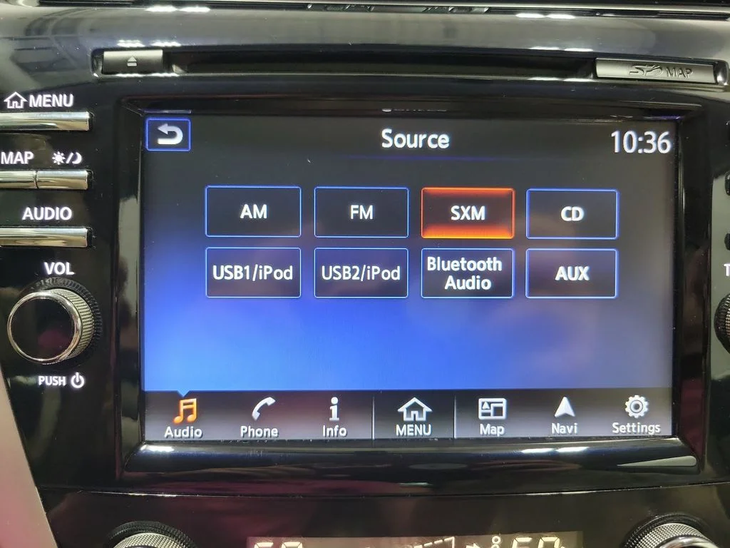 Used 2015 Red Nissan Platinum image 43
