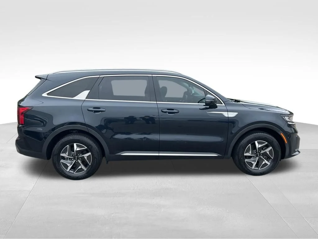 Used 2022 Blue Kia S image 9