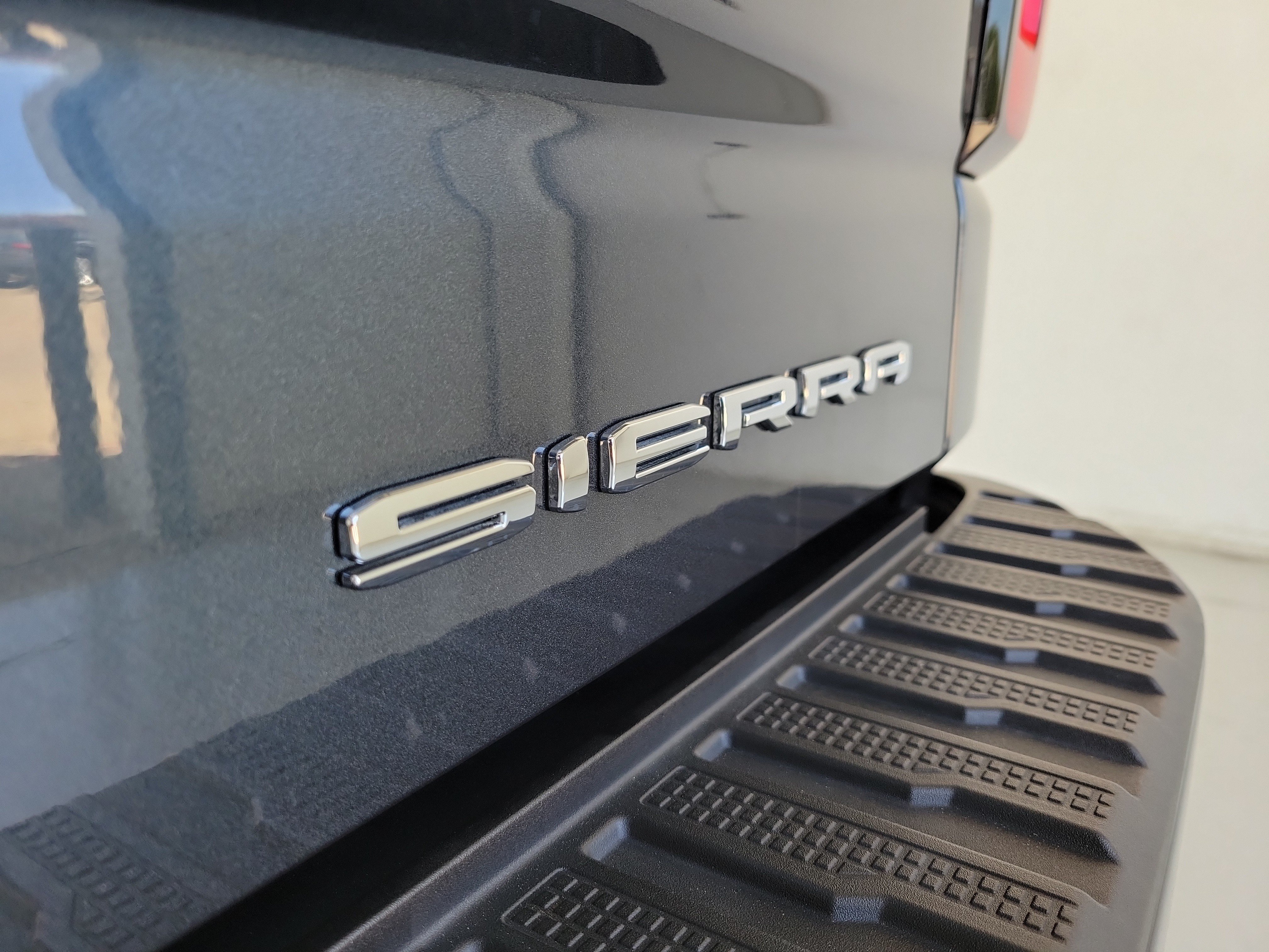 Used 2020 Dark Sky Metallic GMC Denali image 8