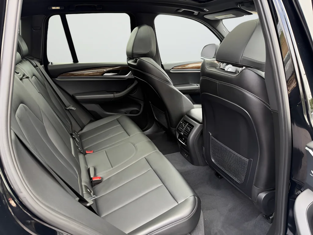 Used 2023 Black BMW xDrive30i image 25