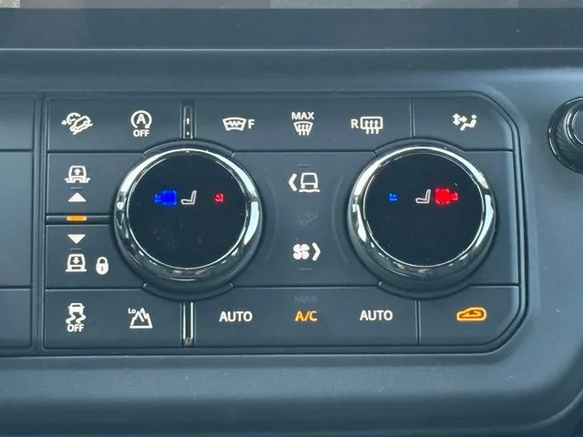 Certified Used 2026 Blue Land Rover OCTA image 29