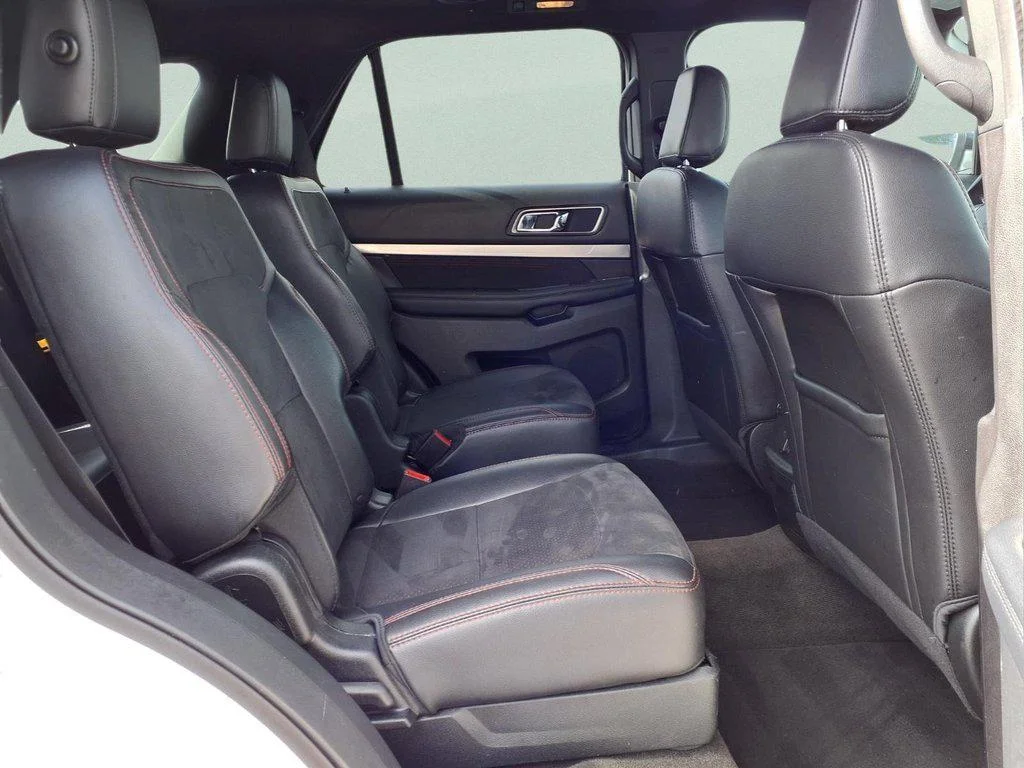 Used 2018 Oxford White Ford XLT image 13