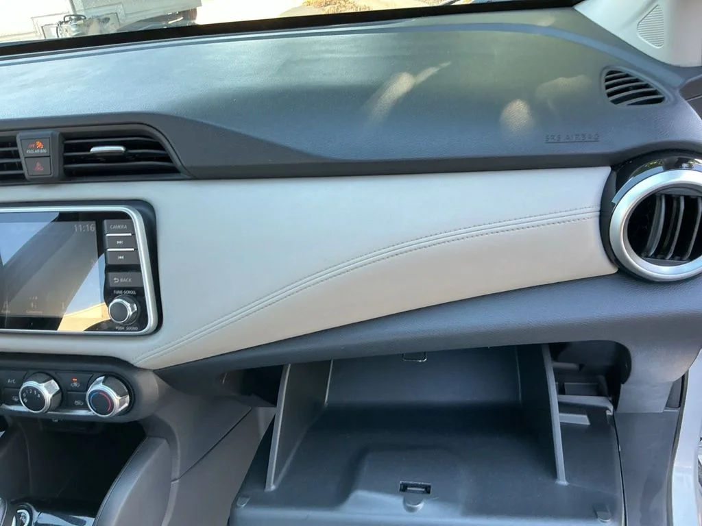 Used 2020 Silver Nissan 1.6 SV image 24