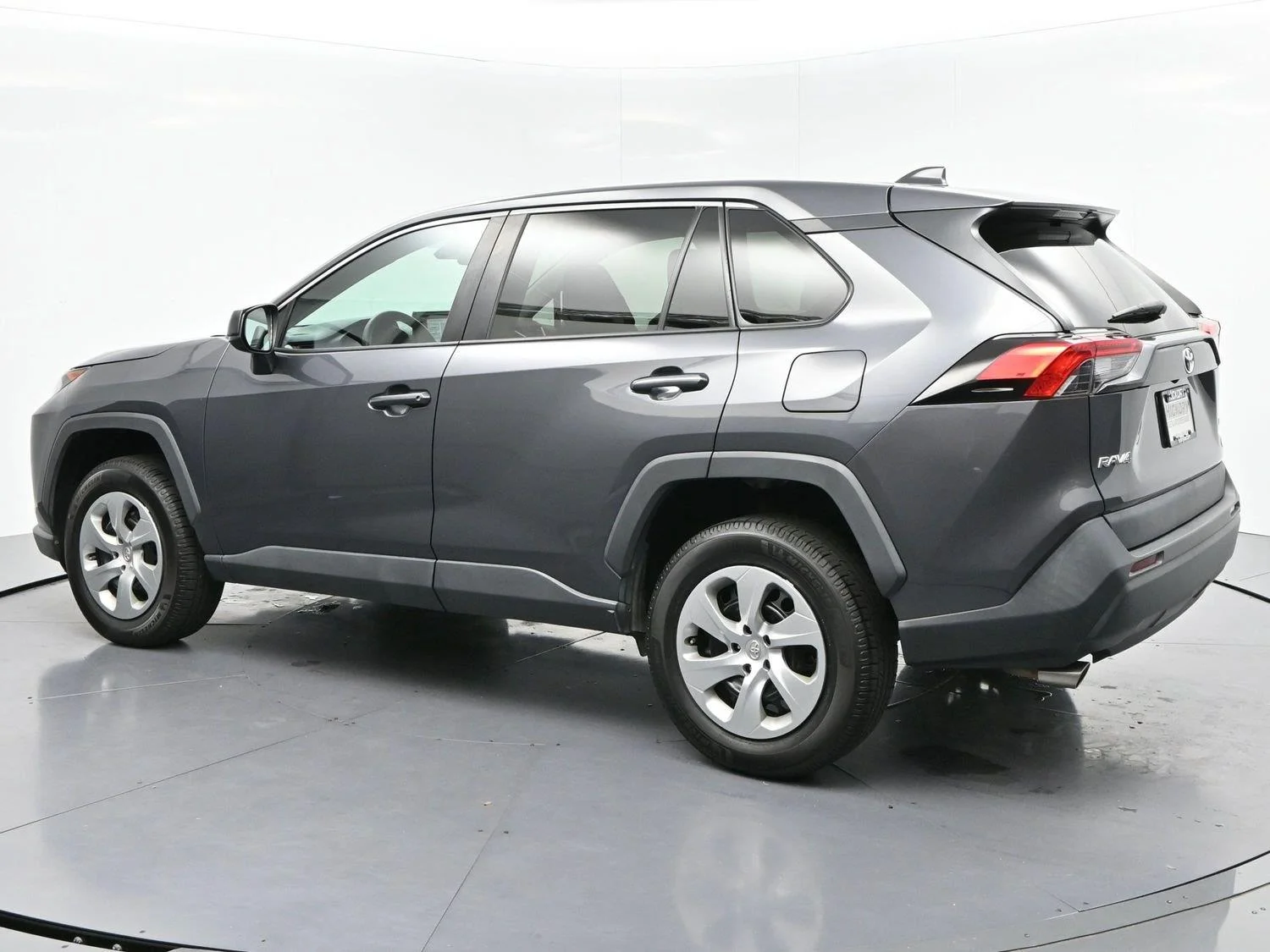 Used 2022 Magnetic Gray Metallic Toyota LE image 5