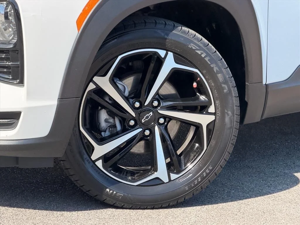 Used 2022 White Chevrolet RS image 29