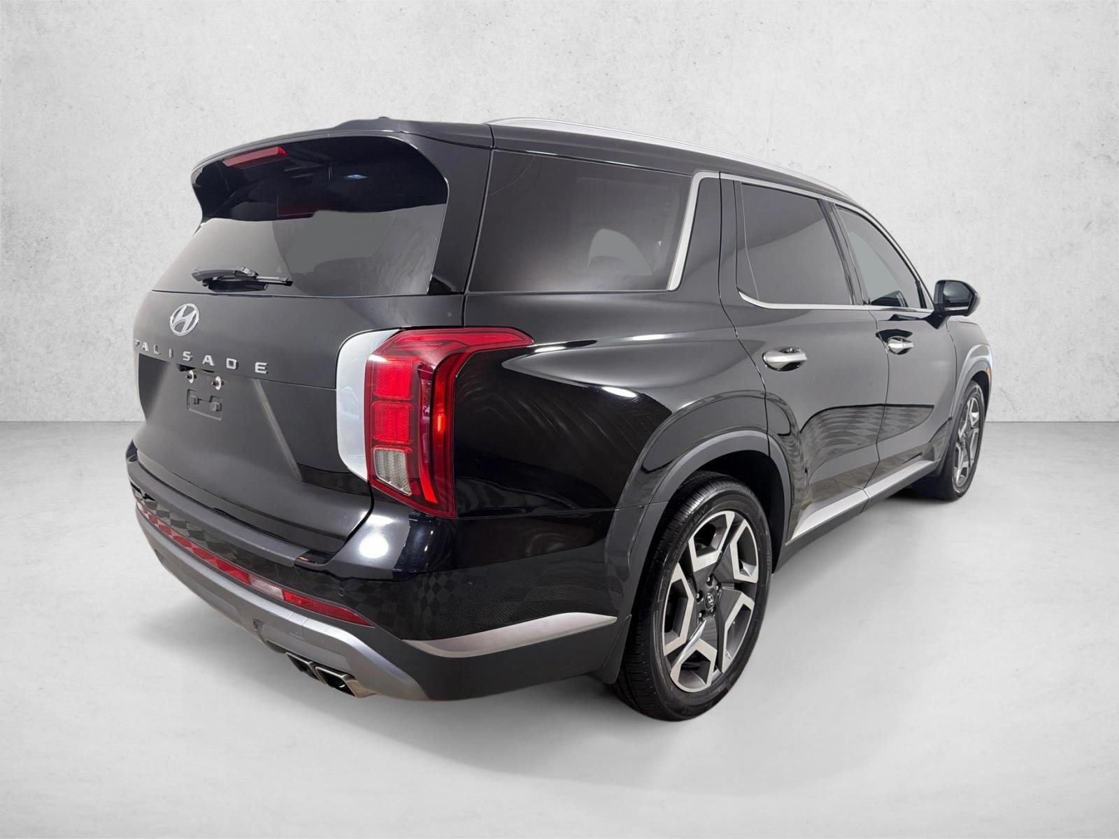 Used 2023 Abyss Black Pearl Hyundai SEL image 5