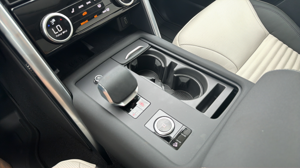 New 2026 Fuji White Land Rover Dynamic SE image 21