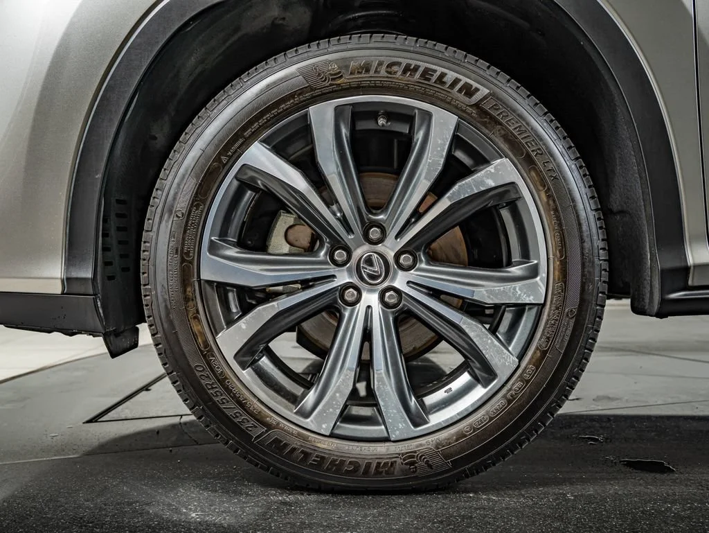 Certified Used 2021 Atomic Silver Lexus 450h image 10