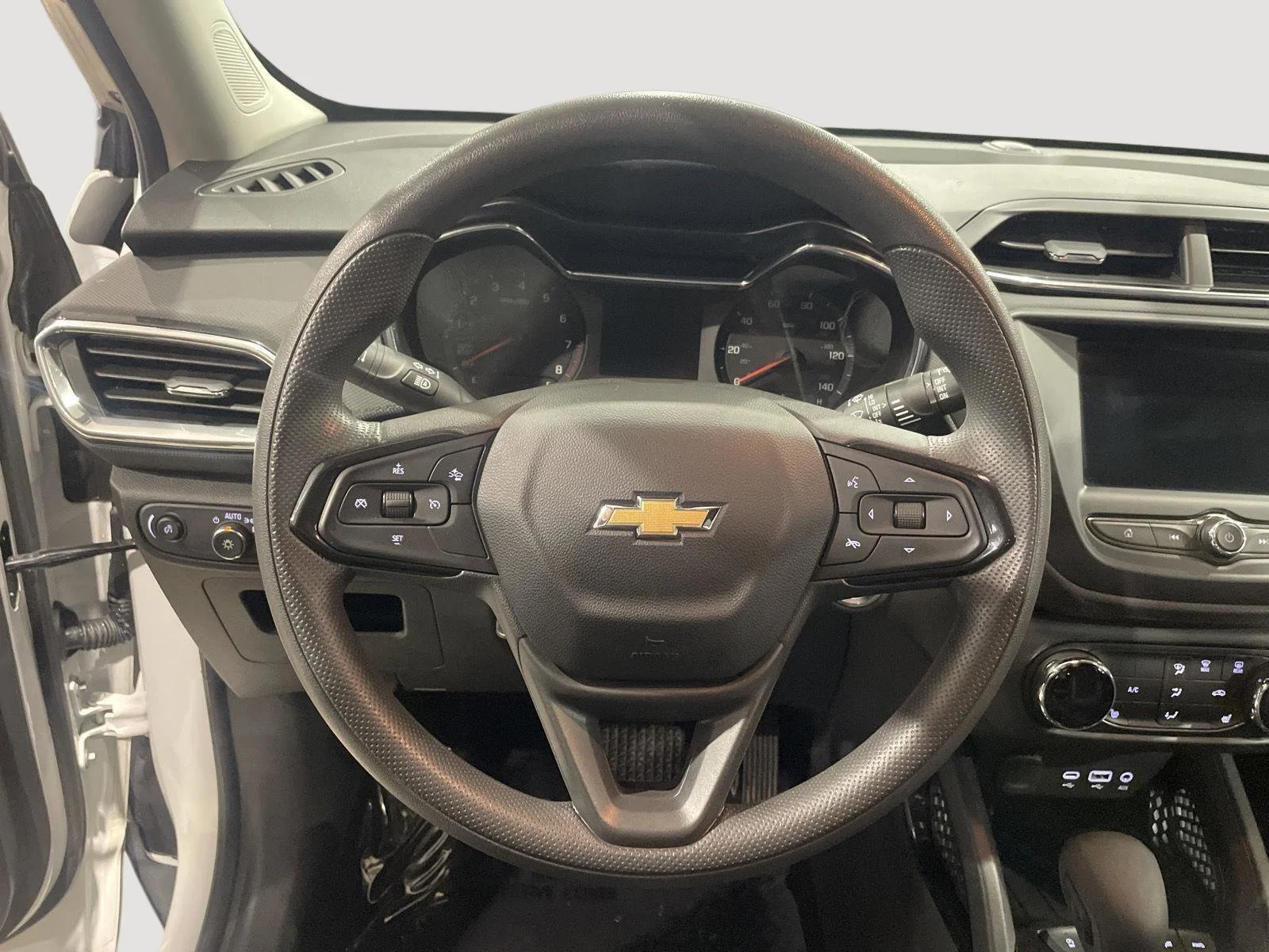 Used 2022 Summit White Chevrolet LT image 20