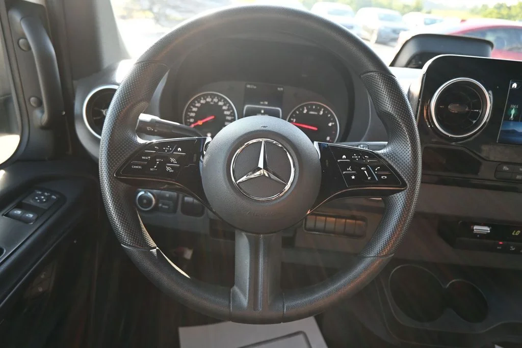 Used 2025 White Mercedes-Benz Cargo 144 WB image 17