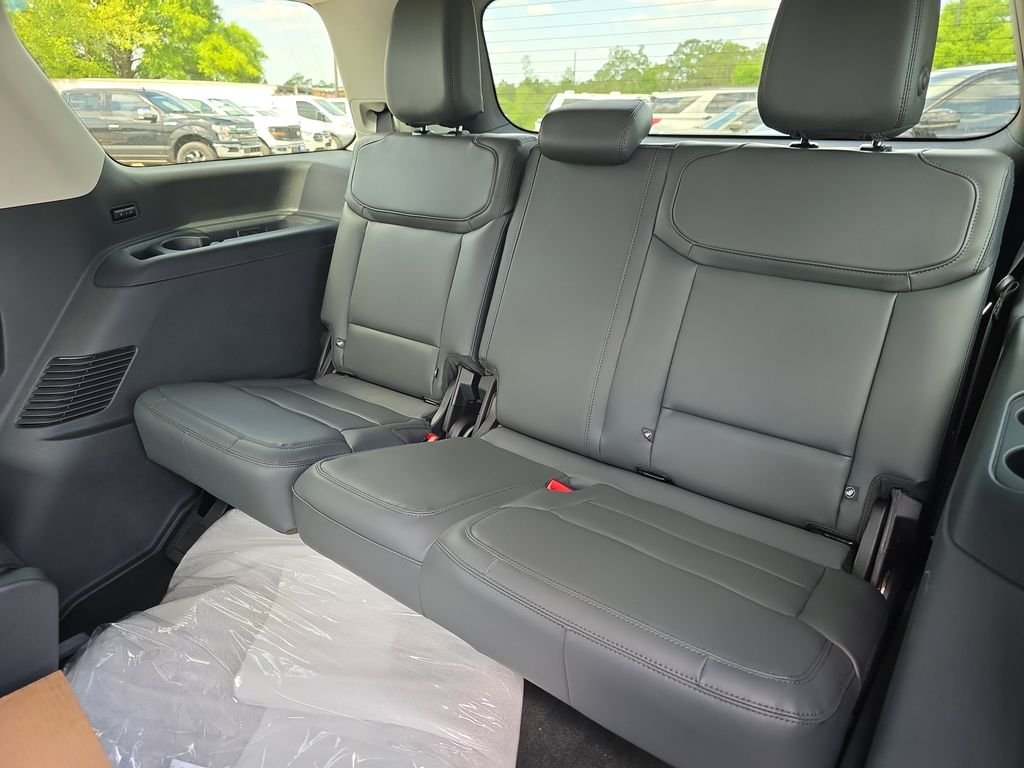 New 2026 Dark Matter Gray Metallic Ford Active image 32