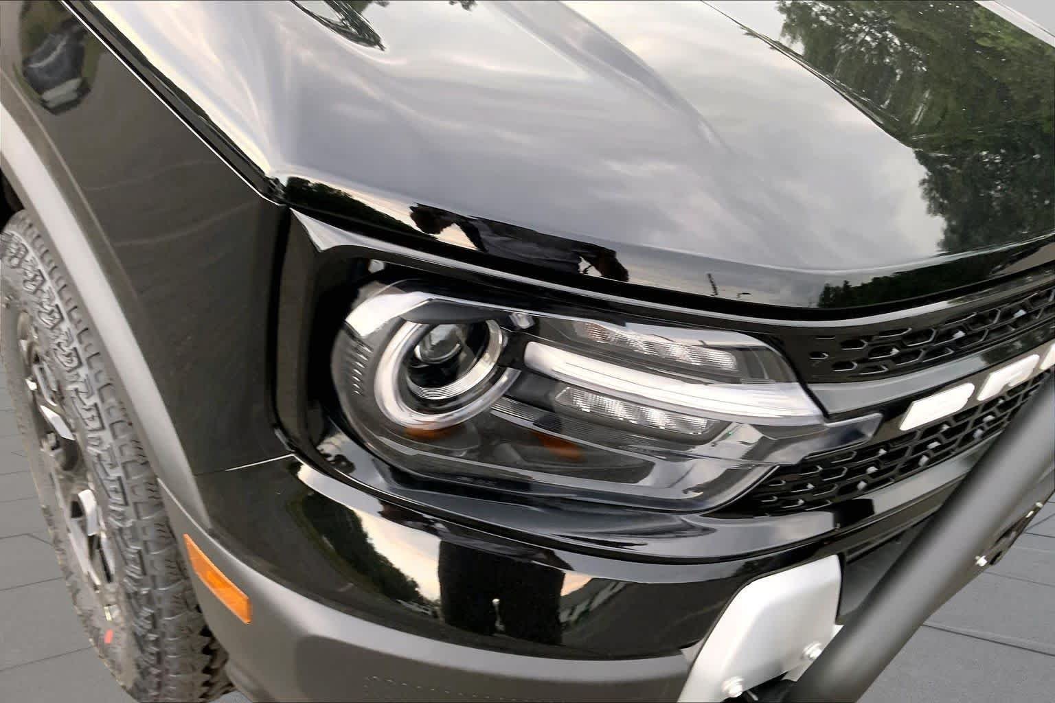 New 2026 Shadow Black Ford Outer Banks® image 16