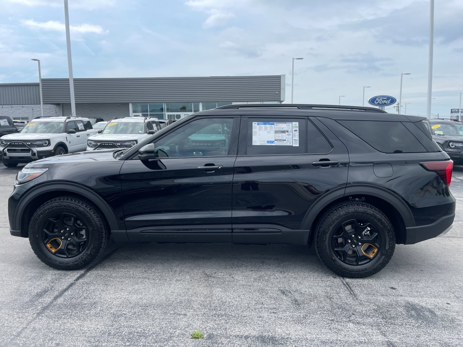 New 2026 Agate Black Metallic Ford Tremor image 6