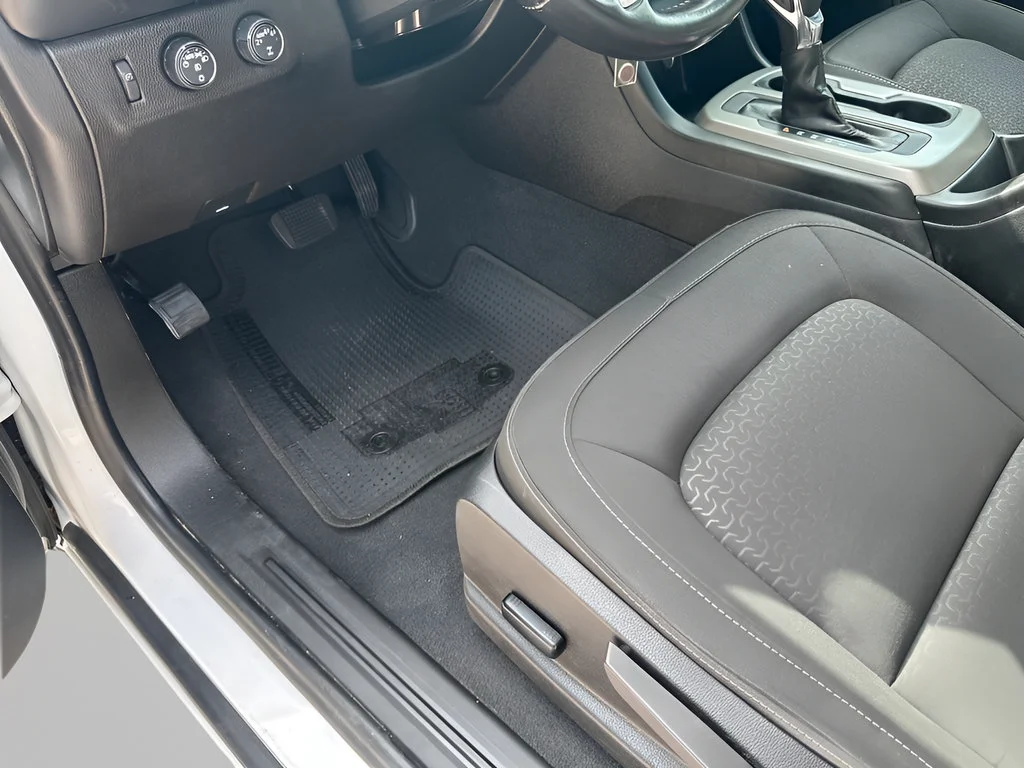 Used 2022 Summit White GMC Elevation image 24