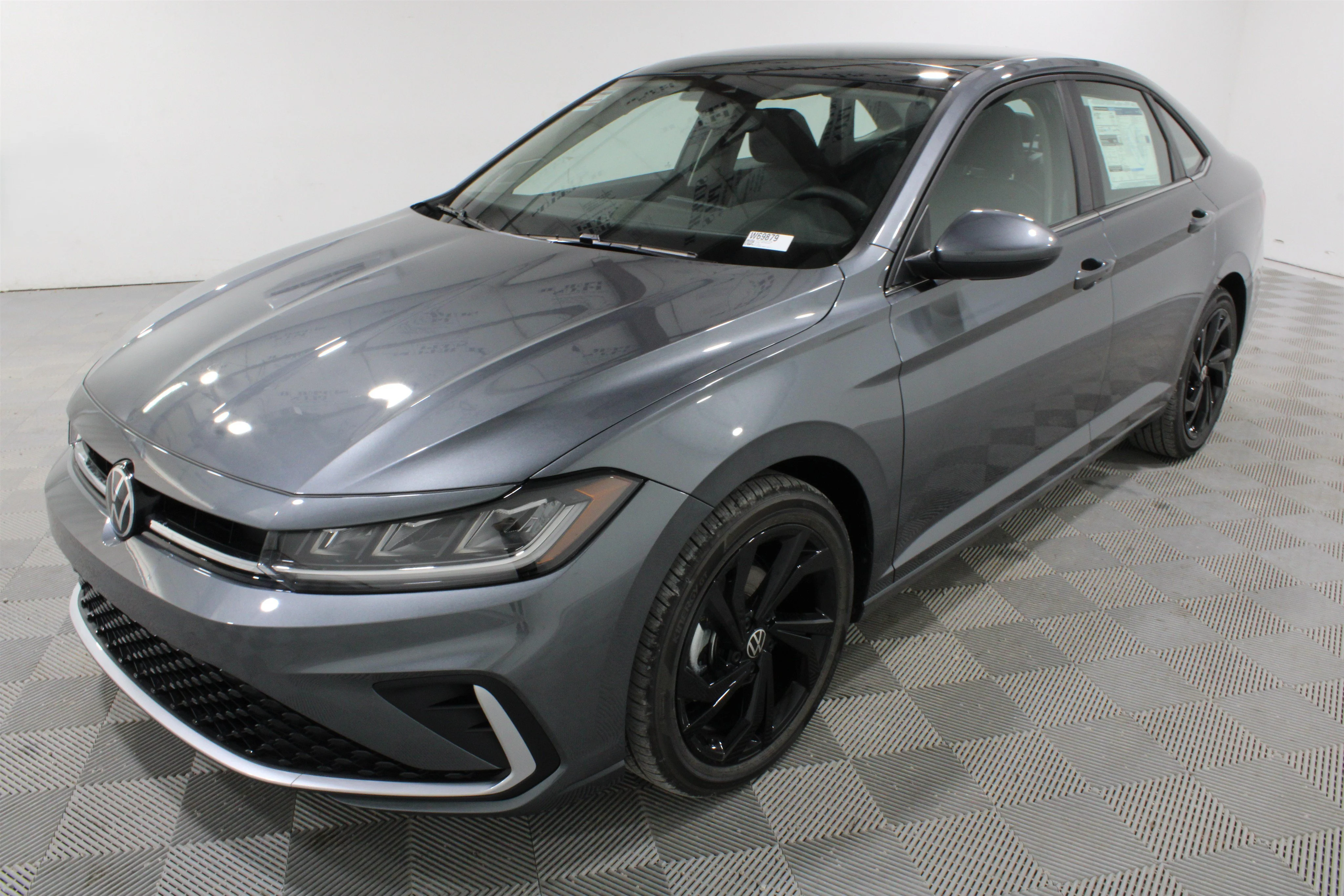 New 2026 Platinum Gray Metallic Volkswagen SE image 31